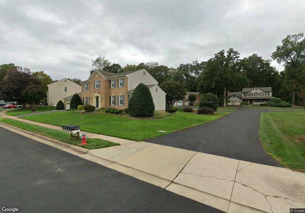 13148 Rounding Run Cir, Herndon, VA 20171 - photo 1