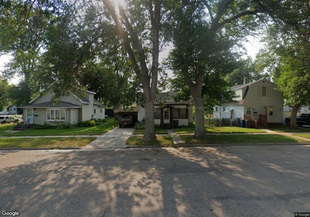 620 3rd Ave SW, Jamestown, ND 58401 - photo 1