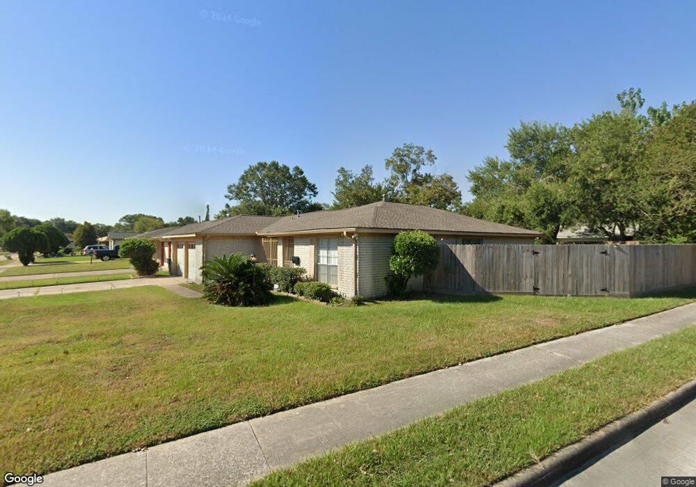 8923 Lazy River Ln, Houston, TX 77088 - photo 1