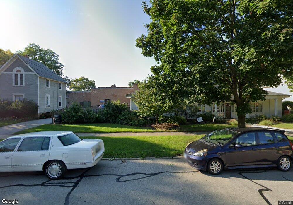 336 Mckee St unit B, Batavia, IL 60510 - photo 1