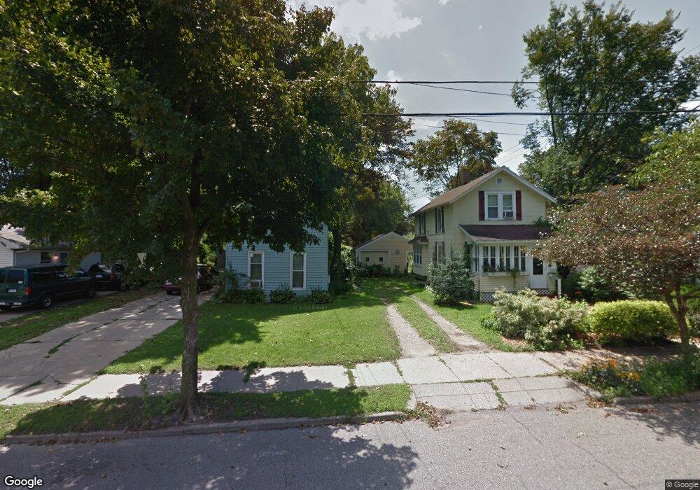 1427 Redwood St, Lansing, MI 48915 - photo 1