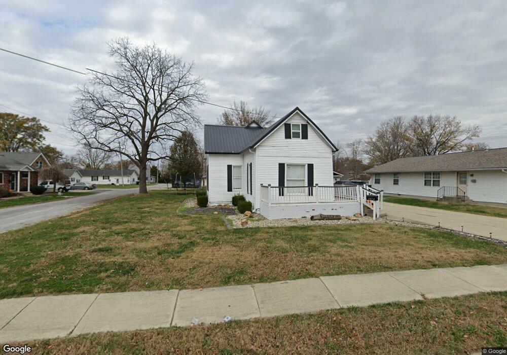 1010 W Saint Anthony Ave, Effingham, IL 62401 - photo 1