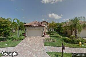 7335 Lantana Cir, Naples, FL 34119