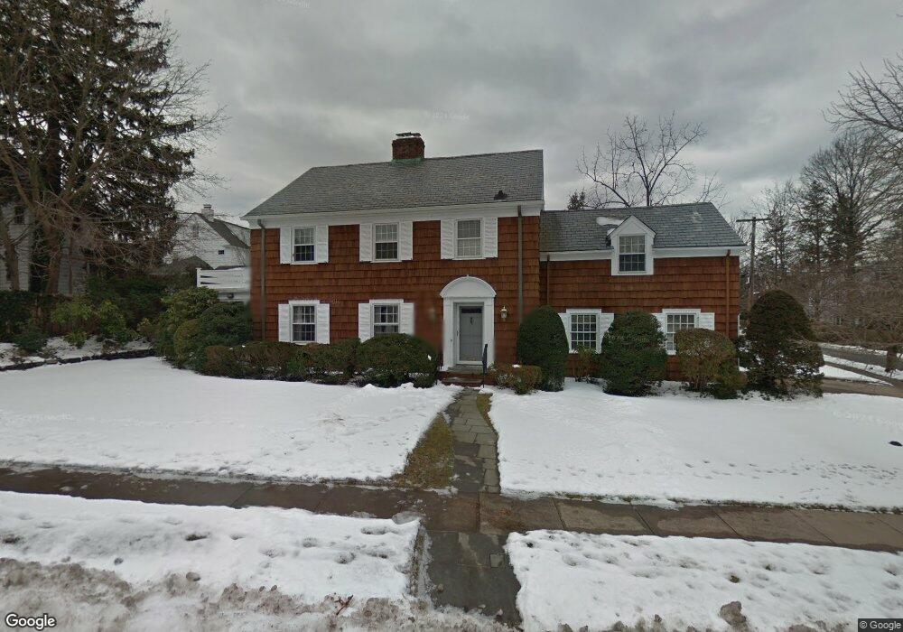 260 Manor Rd, Little Neck, NY 11363 - photo 1