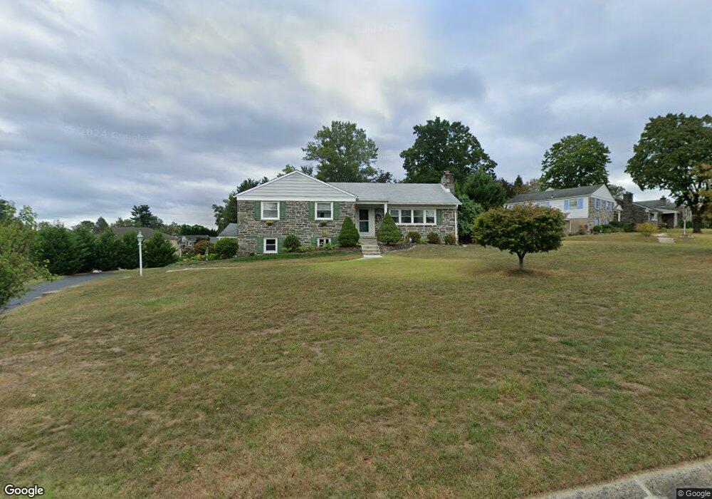 2813 N Kent Rd, Broomall, PA 19008 - photo 1