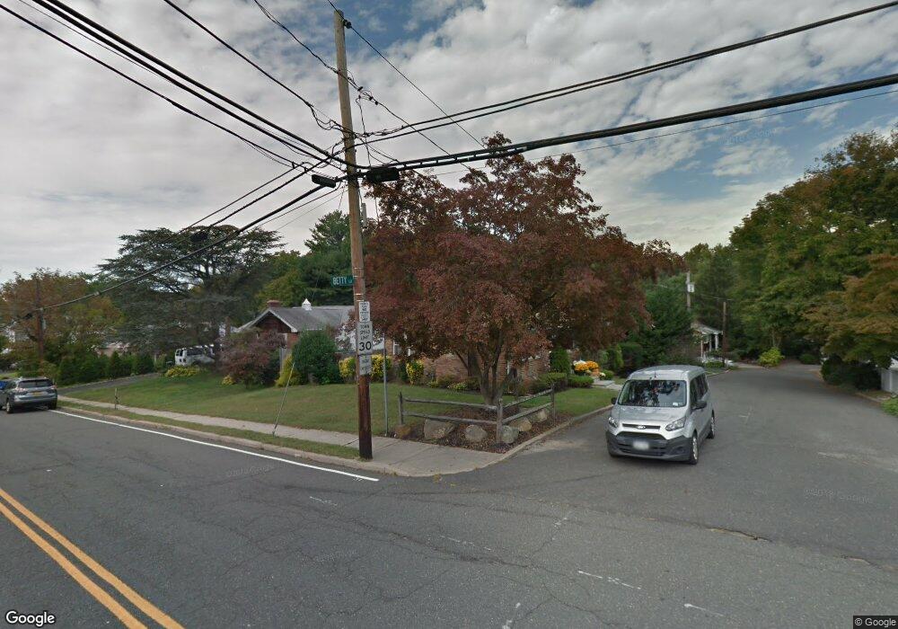 106 Glenwood Rd, Glenwood Landing, NY 11547 - photo 1