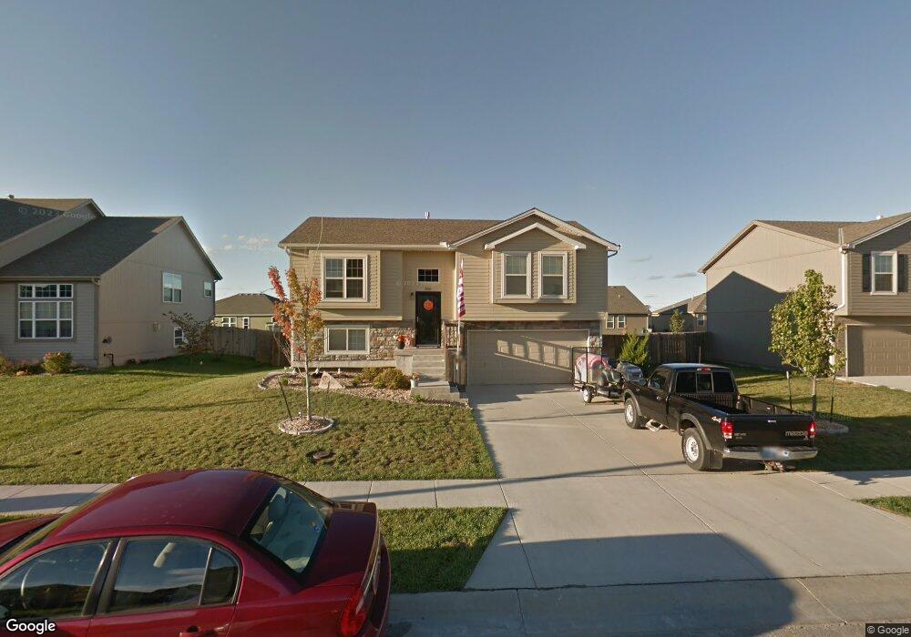 556 E Apache St, Gardner, KS 66030 - photo 1