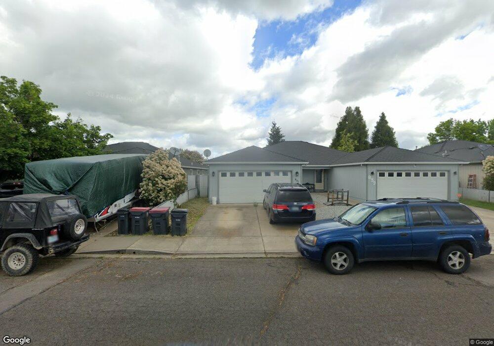 313 Columbine Way, Central Point, OR 97502 - photo 1