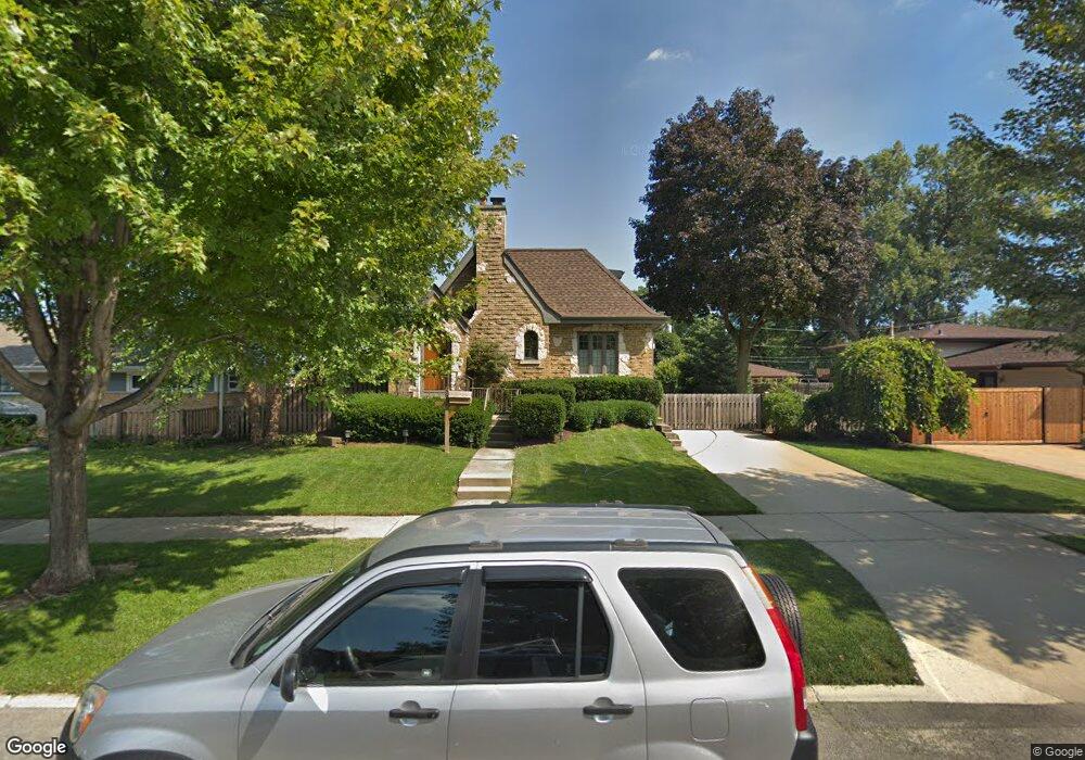 885 S 6th Ave, Des Plaines, IL 60016 - photo 1