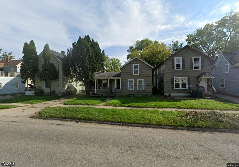 213 W Oakland Ave, Lansing, MI 48906 - photo 1
