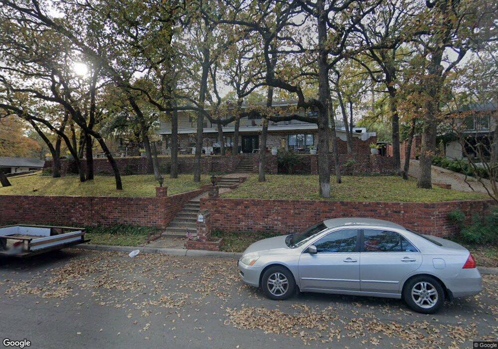 1404 Pebble Creek Dr, Euless, TX 76040 - photo 1