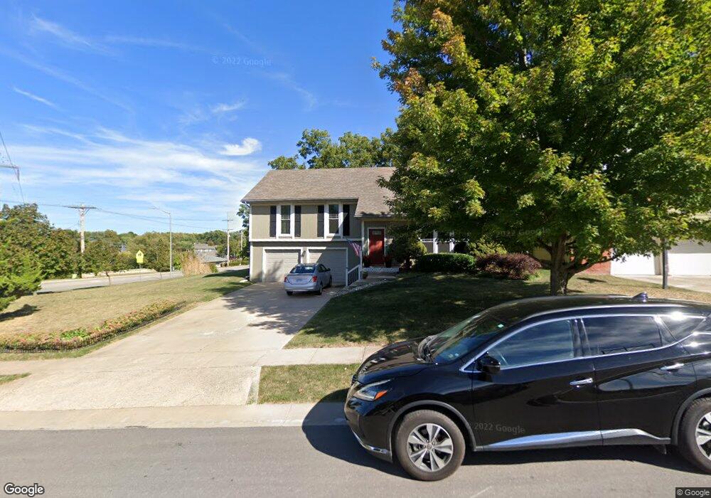 6301 Charlotte St, Shawnee, KS 66216 - photo 1