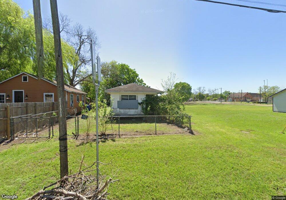 1412 2nd St, Bay City, TX 77414 - photo 1