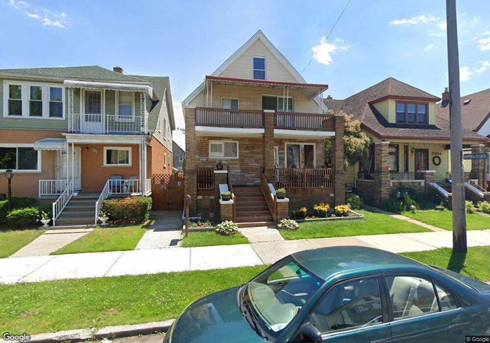 2708 Evaline St, HamtraMcK, MI 48212 - photo 1