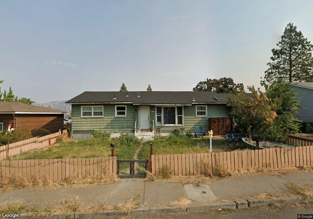 615 E 17th St, the Dalles, OR 97058 - photo 1