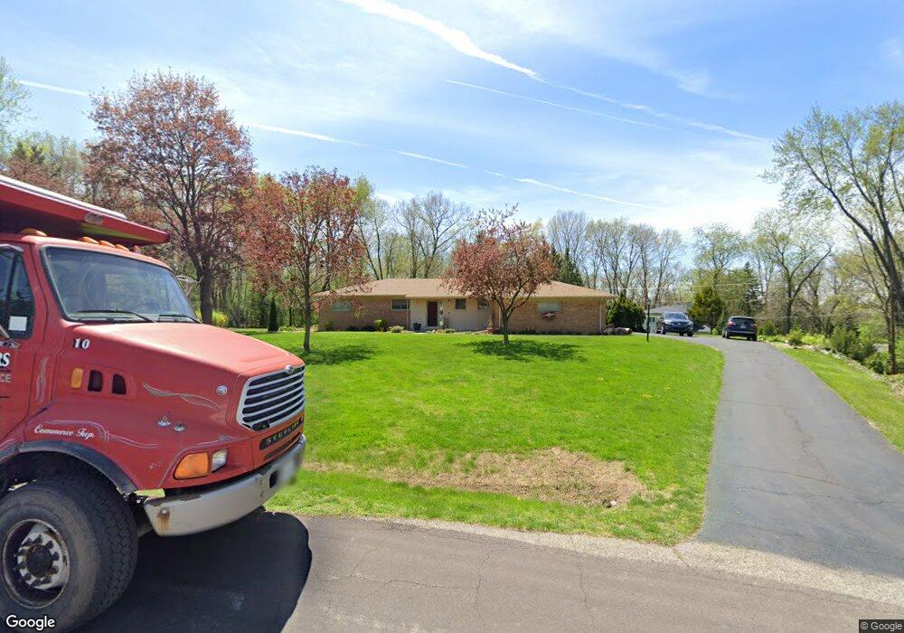 1152 Peveril Rd, Bloomfield Hills, MI 48304 - photo 1