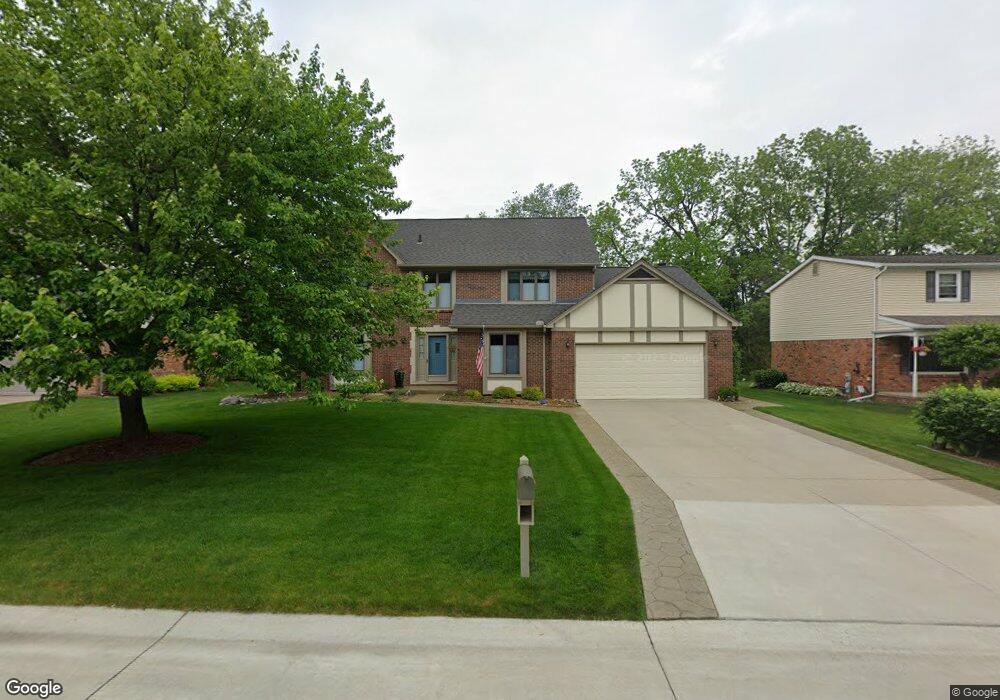 578 Shellbourne Dr, Rochester Hills, MI 48309 - photo 1