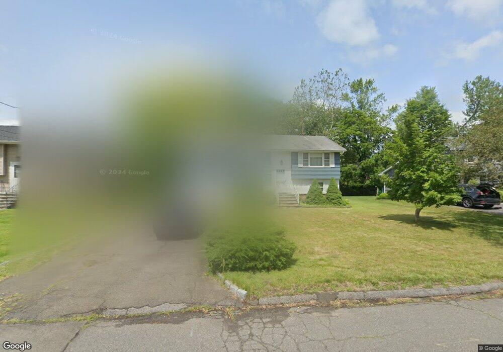 76 Three Lakes Dr, Stamford, CT 06902 - photo 1