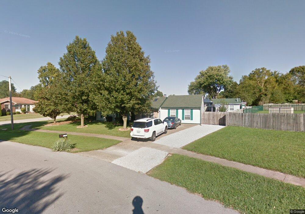 7901 Rochelle Rd, Louisville, KY 40228 - photo 1