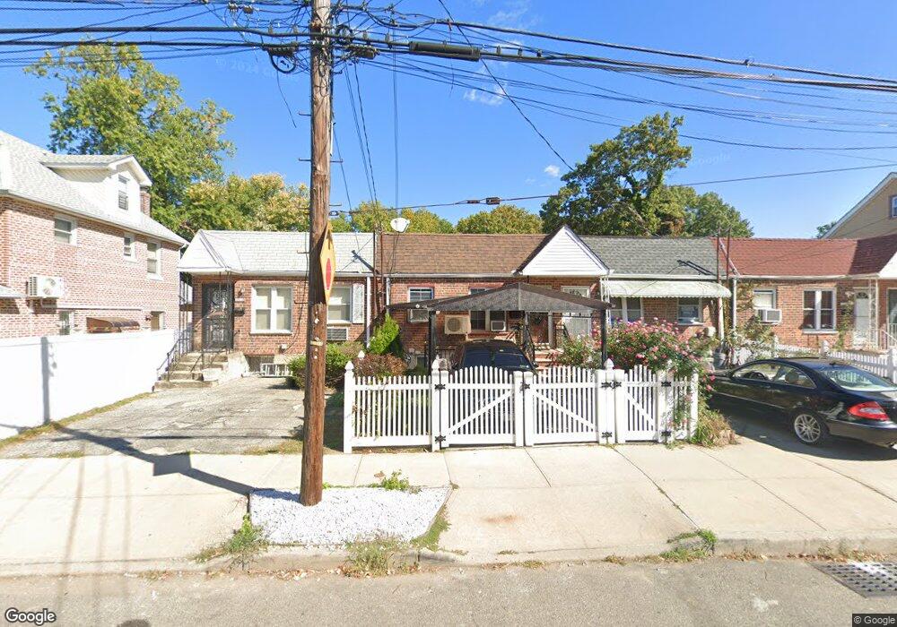 10923 173rd St, Jamaica, NY 11433 - photo 1