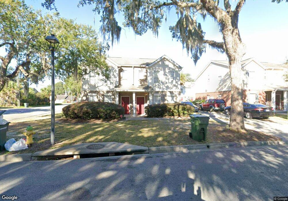 1404 E Waldburg St, Savannah, GA 31404 - photo 1