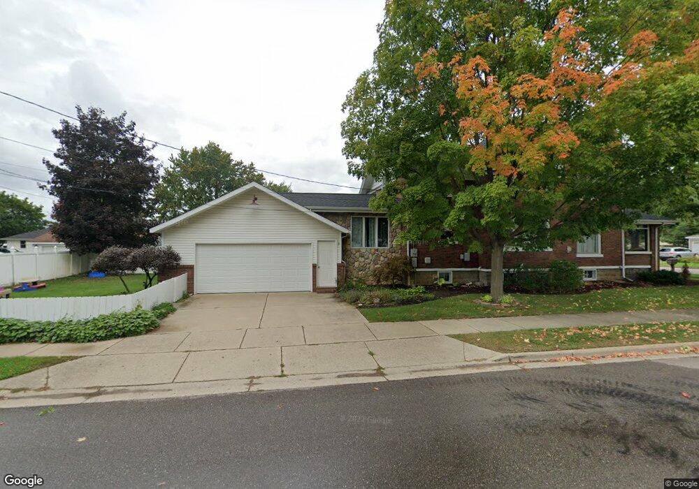 504 Lincoln Lake, Lowell, MI 49331 - photo 1