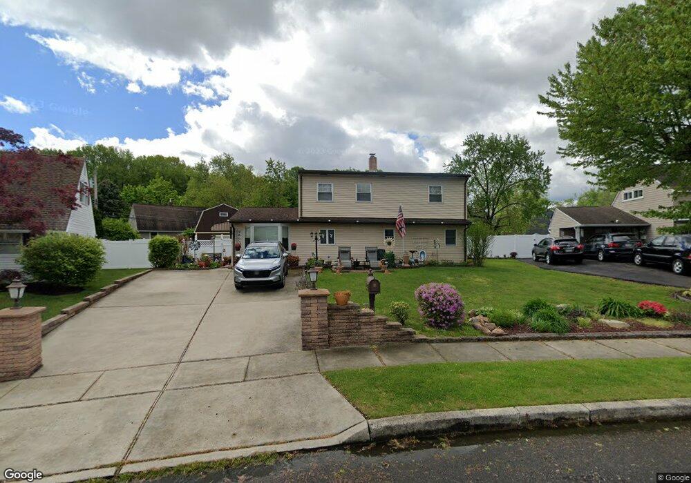 24 Roundabout Ln, Levittown, PA 19055 - photo 1