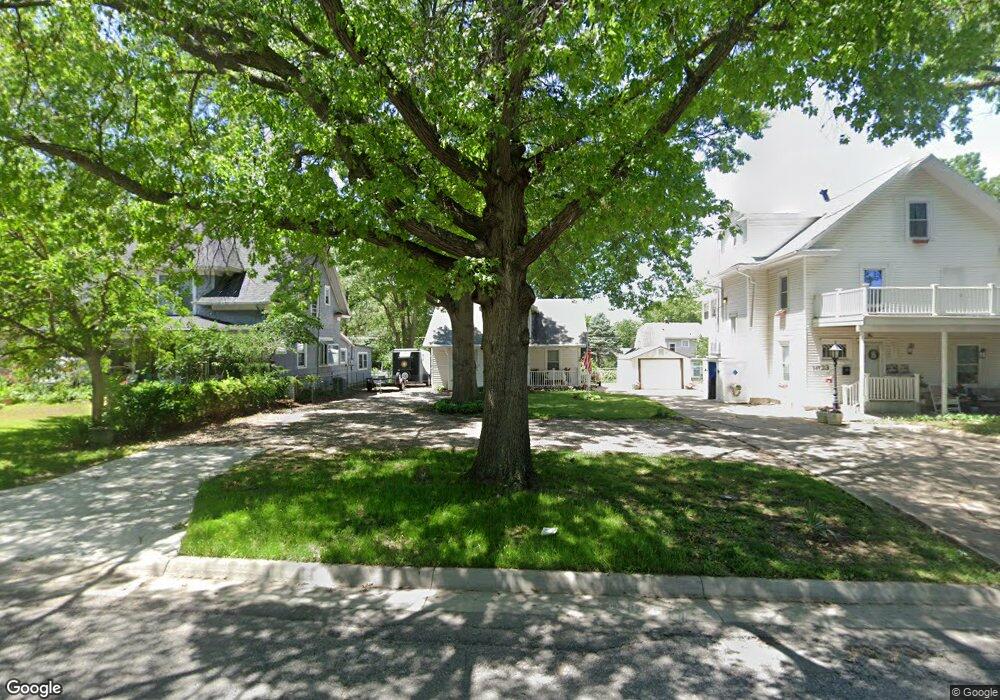 1025 SW MacVicar Ave, Topeka, KS 66604 - photo 1