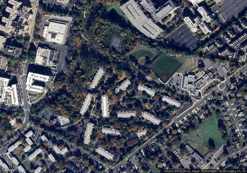 7680 Tremayne Place unit 311, McLean, VA 22102 - photo 1