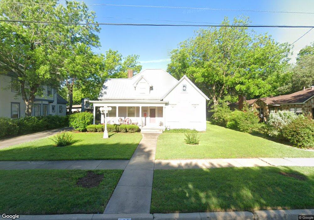 503 N Buffalo Ave, Cleburne, TX 76033 - photo 1