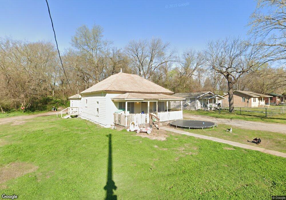 402 Wilson Ave, Tahlequah, OK 74464 - photo 1