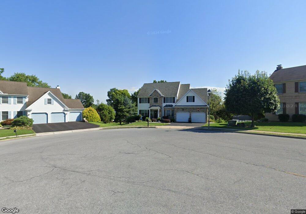 890 W Highland St, Whitehall, PA 18052 - photo 1