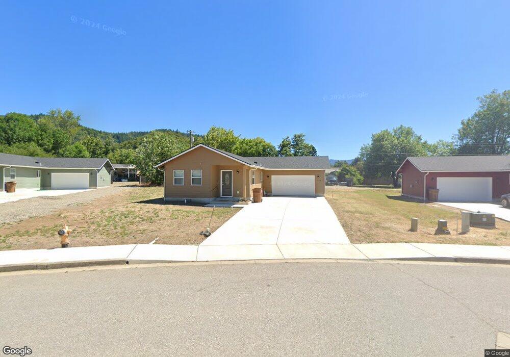 350 Weaver Ave, Myrtle Creek, OR 97457 - photo 1