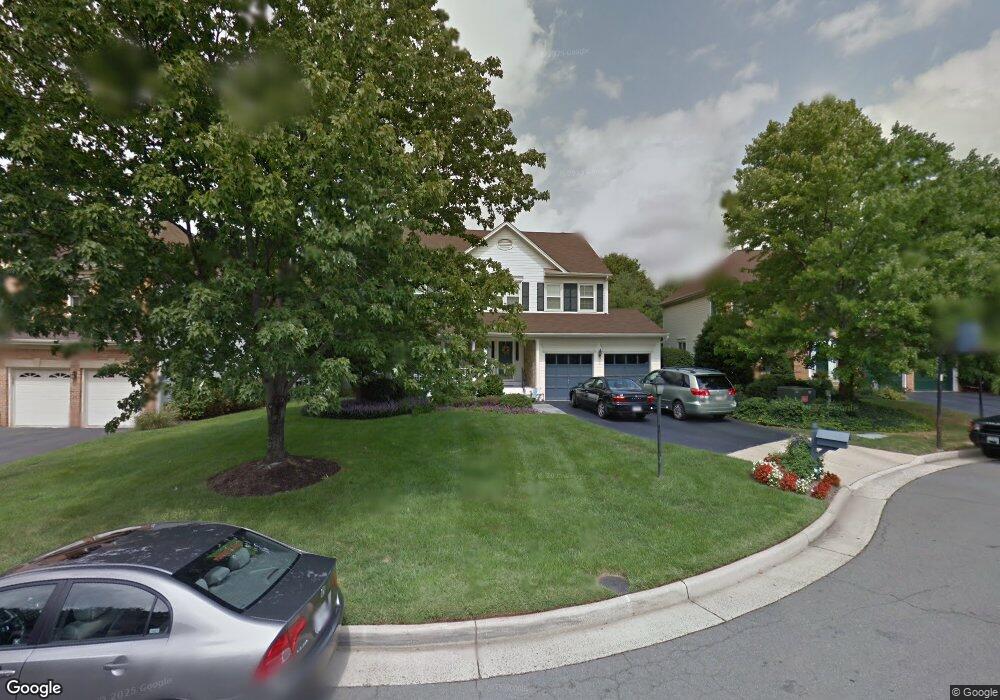 13606 Brockmeyer Ct, Chantilly, VA 20151 - photo 1