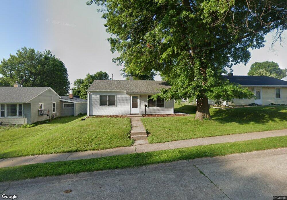 1327 W 38th Place, Davenport, IA 52806 - photo 1