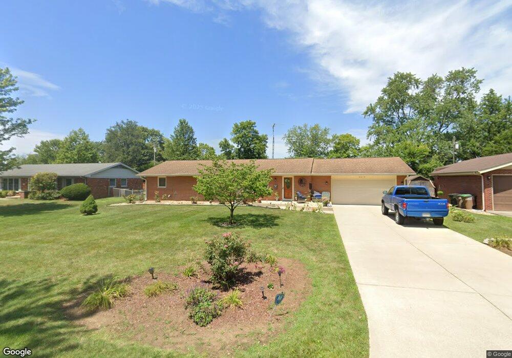 2210 Dale Ct, Columbus, IN 47203 - photo 1