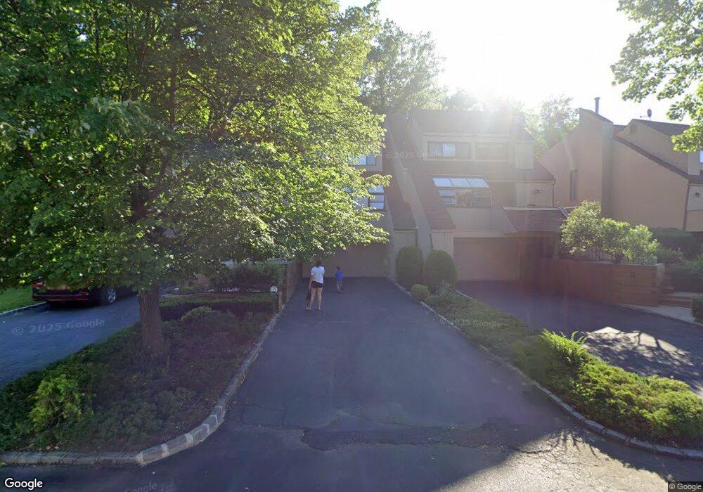 4 John Bean Ct, Port Washington, NY 11050 - photo 1