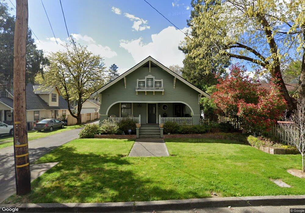 766 NW 2nd St, Grants Pass, OR 97526 - photo 1