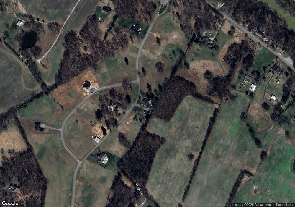 7153 Clover Hill St, Bowling Green, KY 42103 - photo 1