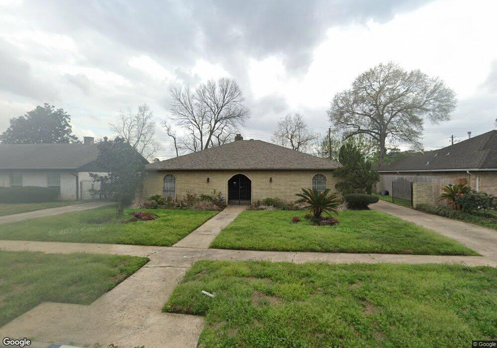 1055 Creekmont Dr, Houston, TX 77091 - photo 1