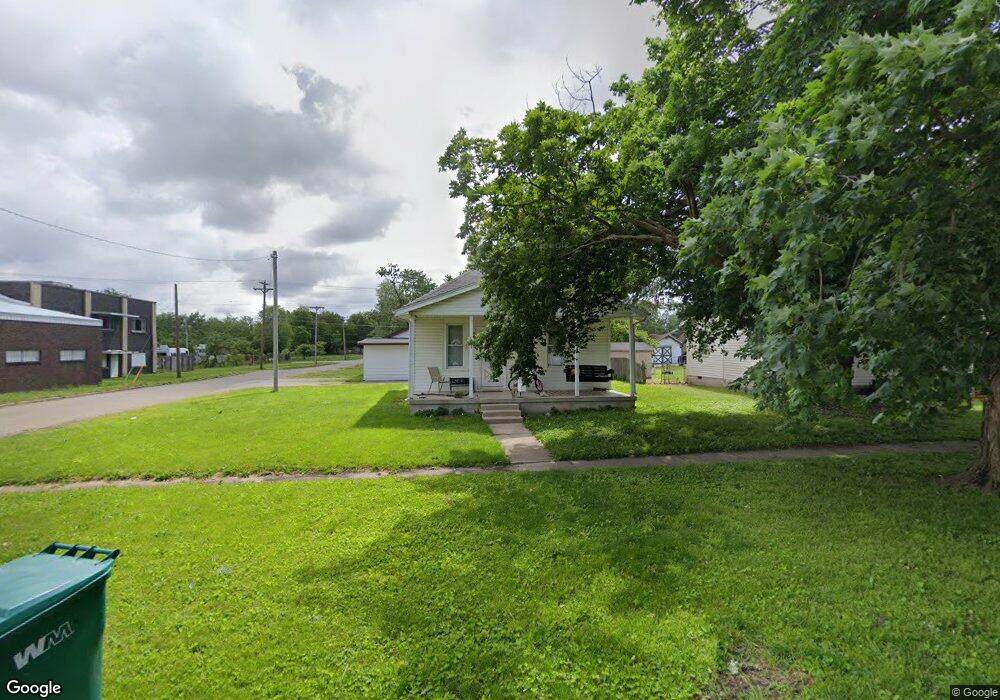 1020 N 12th St, Mattoon, IL 61938 - photo 1