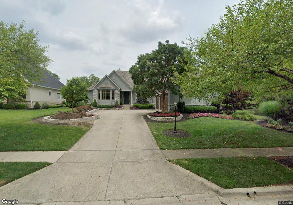 810 Cambridge Ct, Worthington, OH 43085 - photo 1