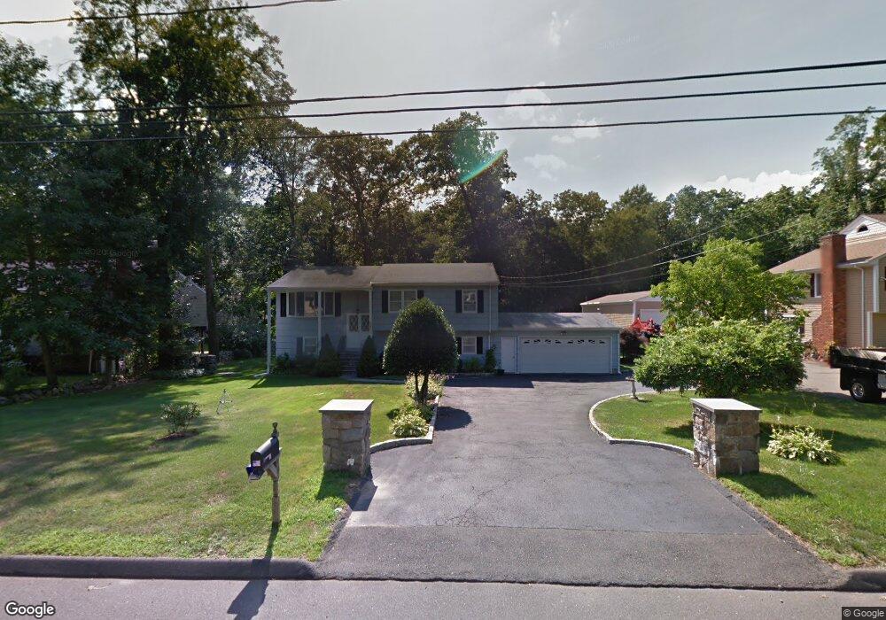 170 Prudence Dr, Stamford, CT 06907 - photo 1