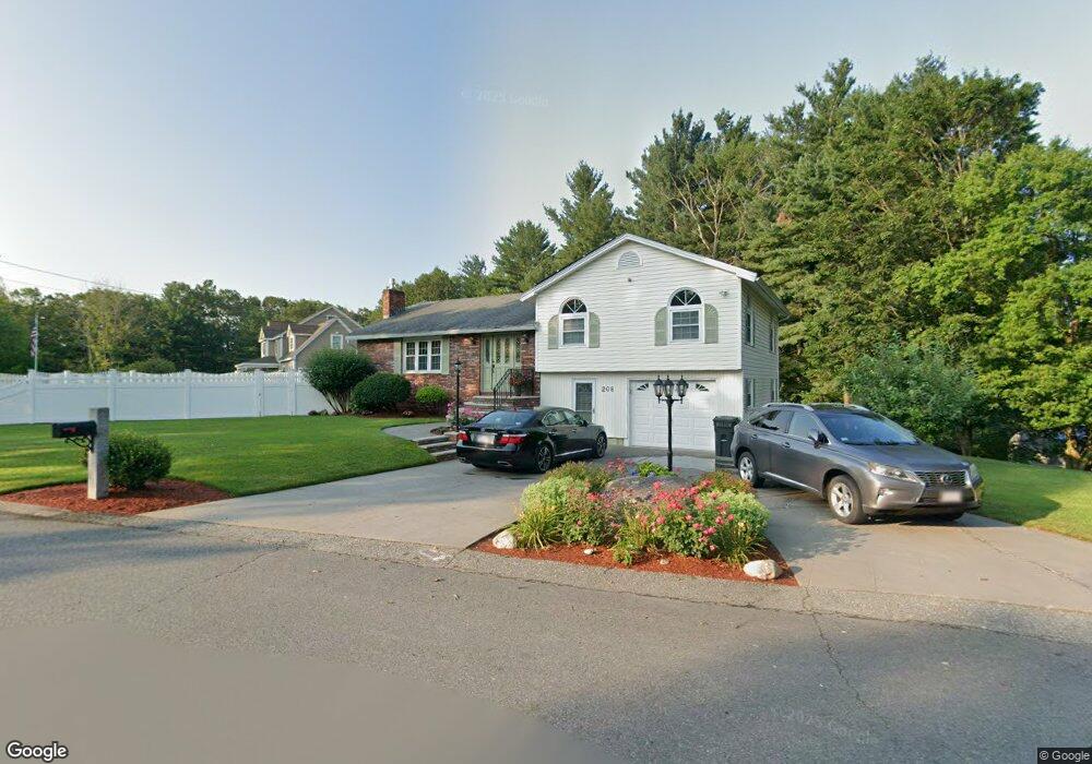 208 Varnum Ave, Dracut, MA 01826 - photo 1