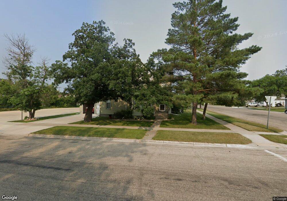 423 3rd Ave SE, Jamestown, ND 58401 - photo 1