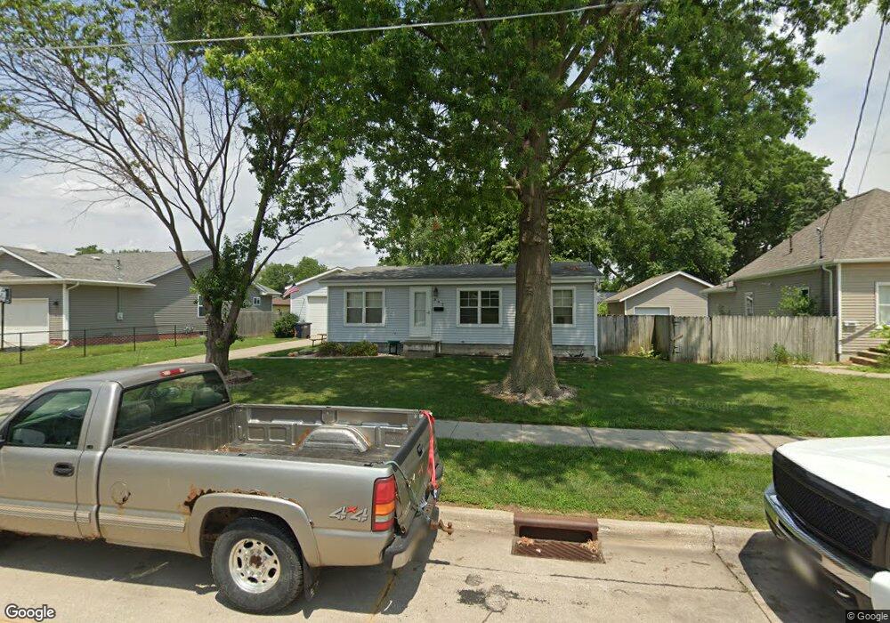 832 E Dunham Ave, Des Moines, IA 50315 - photo 1