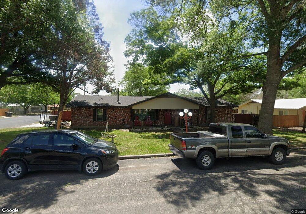 707 N Edison St, Fredericksburg, TX 78624 - photo 1