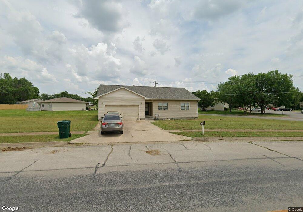 1322 S 26th St, Parsons, KS 67357 - photo 1
