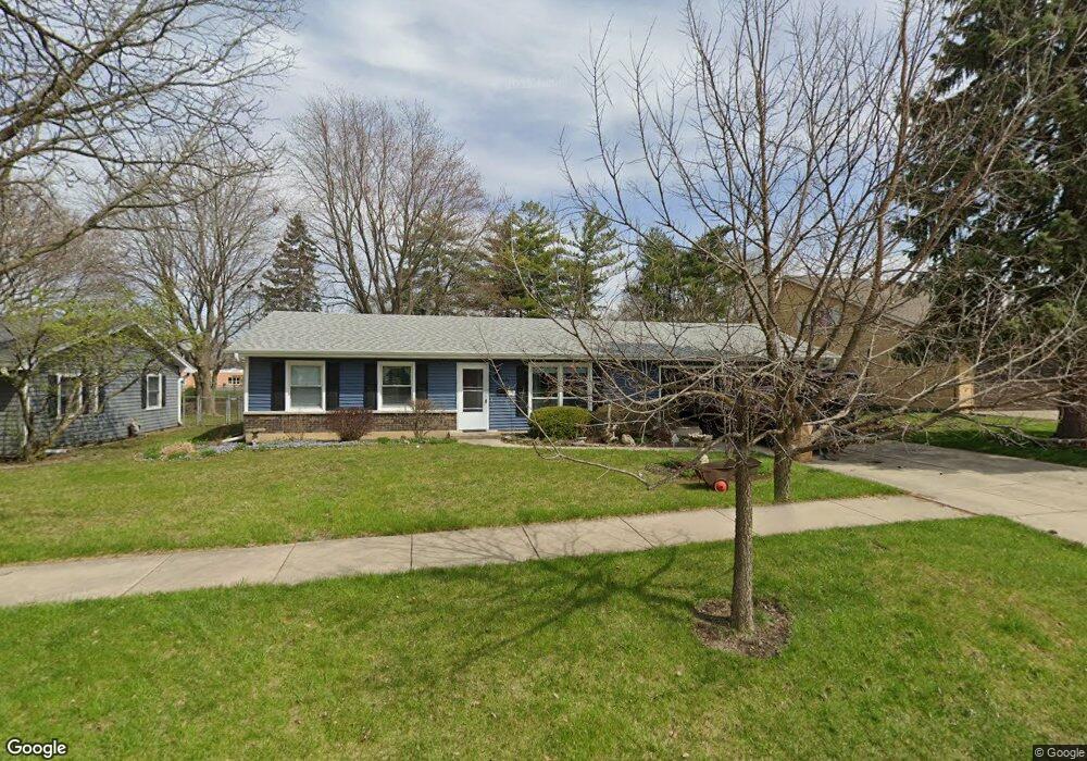 879 Laurel Dr unit 1, Aurora, IL 60506 - photo 1