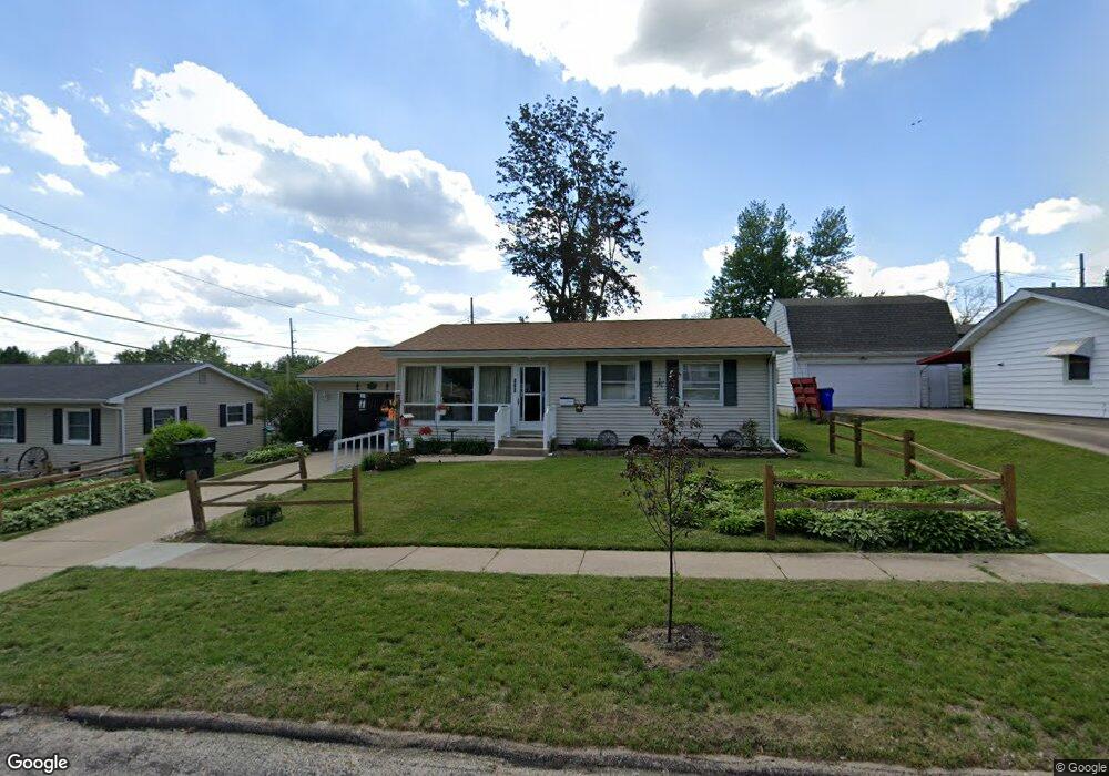 828 Cheyenne Rd NW, Cedar Rapids, IA 52405 - photo 1